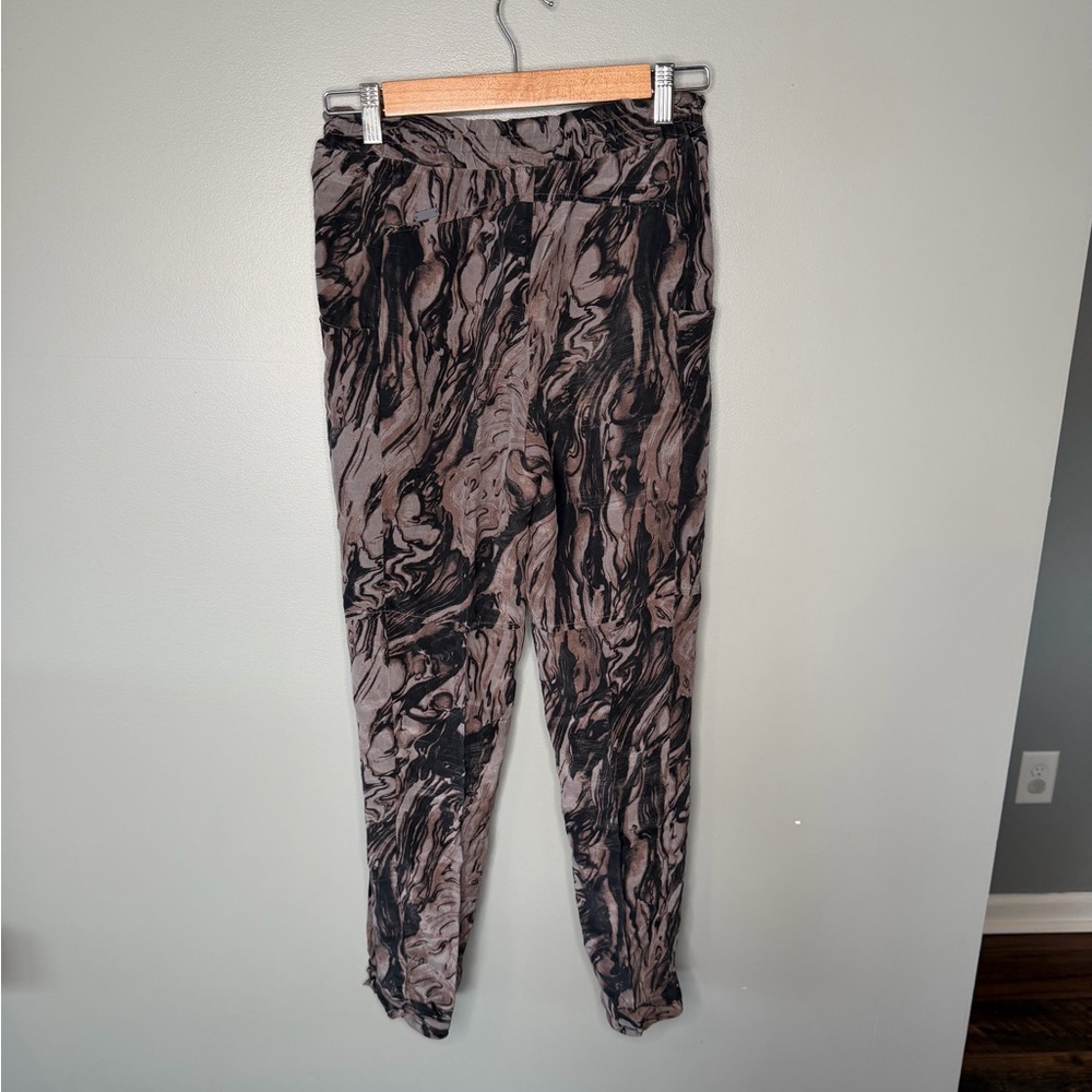 Aritzia Wilfred 100% Silk Marble Printed Jogger Pant - Picture 3 of 10
